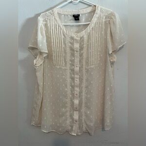 3/$20 Torrid Cream Semi Sheer Clip Dot Pleated Short Sleeve Top 1XL